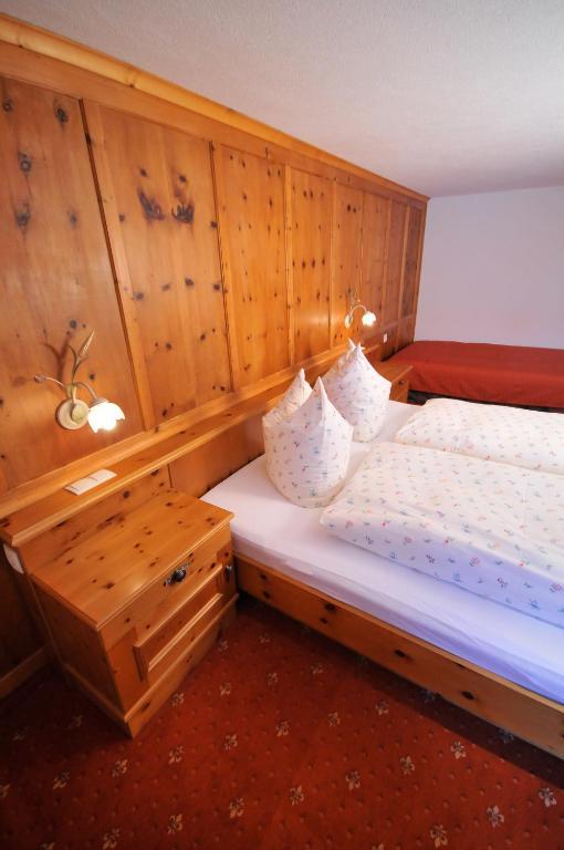 Hotel-Pension Faneskla Silbertal Zimmer foto